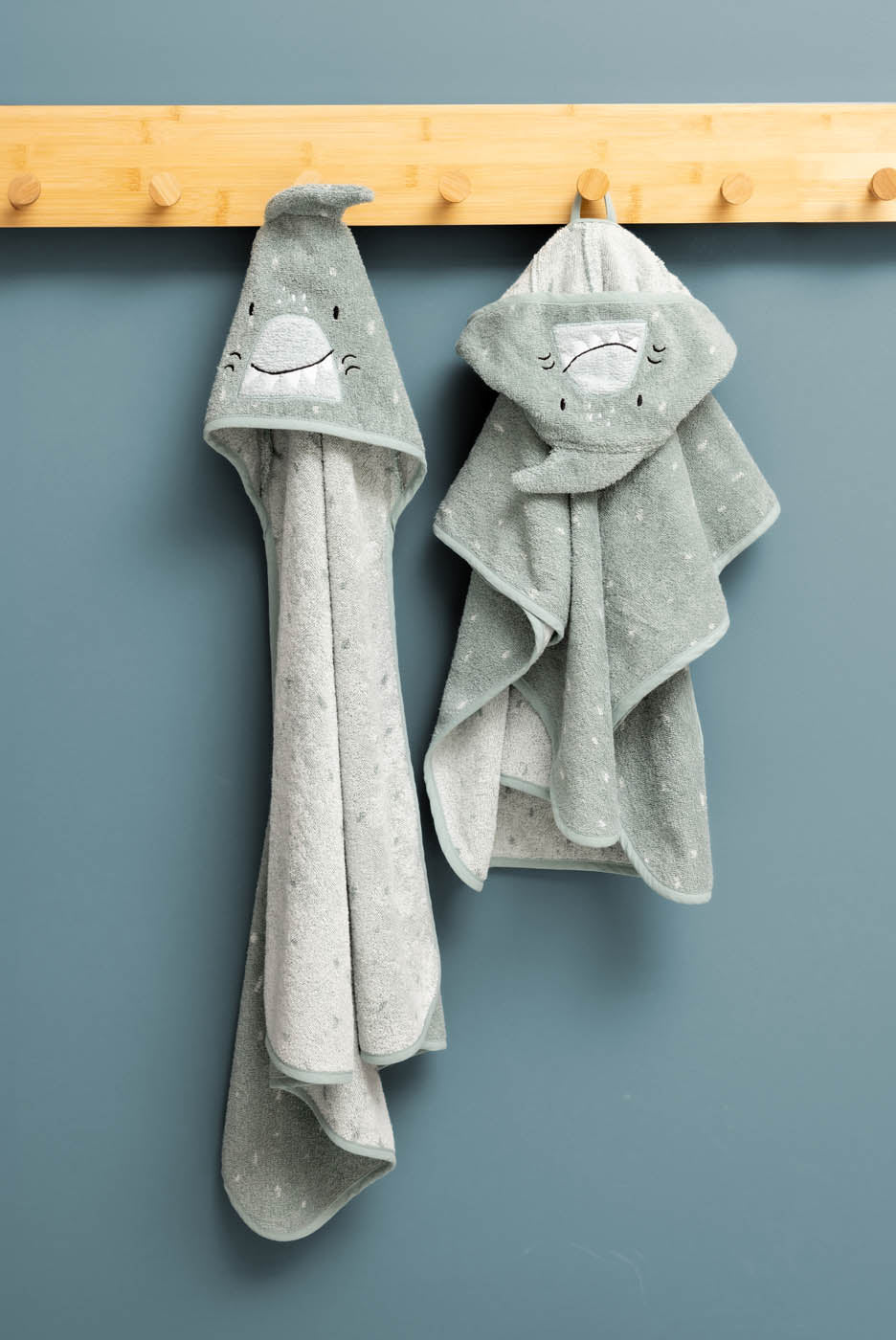 Maudymosi pončas su gobtuvu „Ryklys“