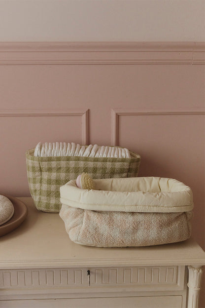 Dygsniuotas krepšys „Matcha“