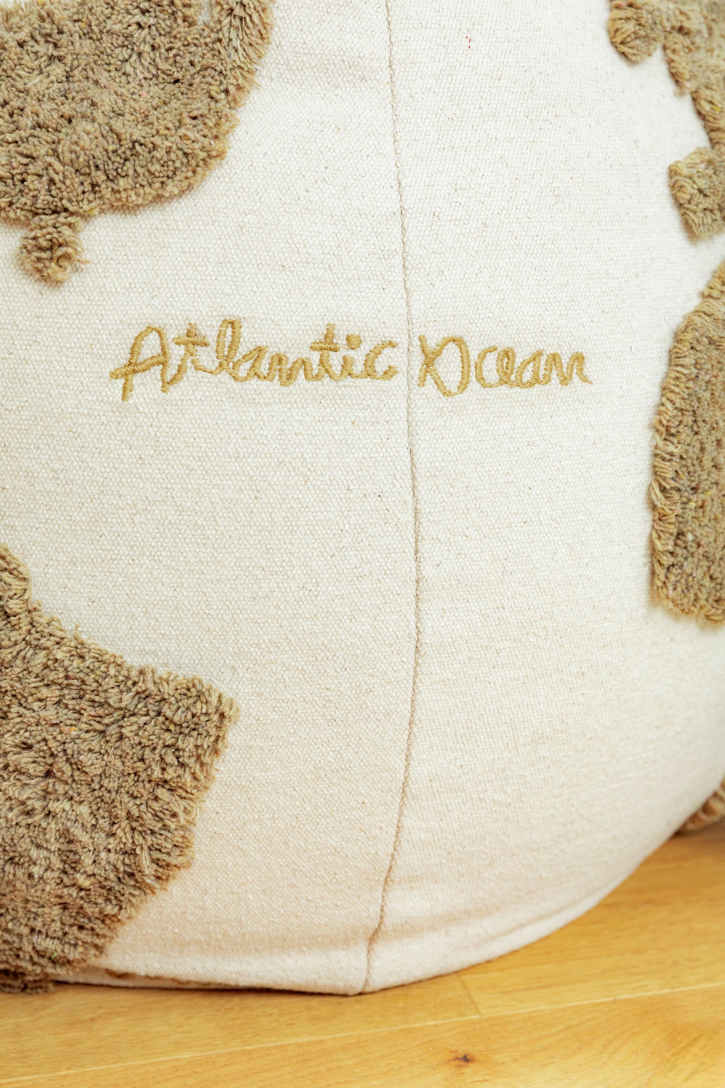 Pasaulio žemėlapio pufas „Rugcycled"