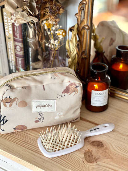 Smėlio spalvos kosmetinė