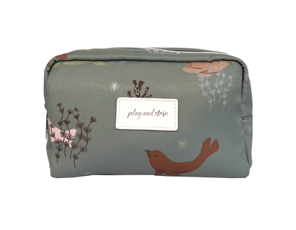 Žalios spalvos kosmetinė