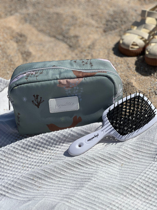 Žalios spalvos kosmetinė