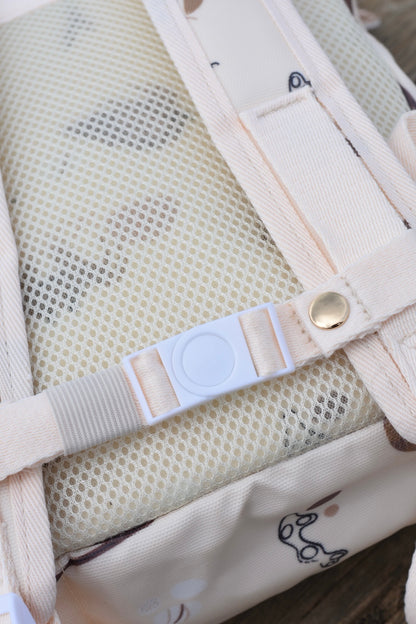 Smėlio spalvos keliautojų kuprinė