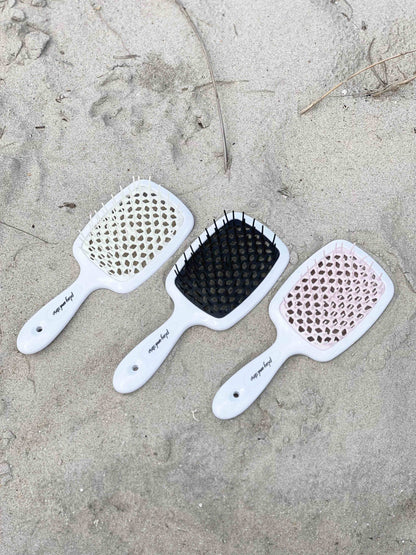 Baltos plaukų šukos