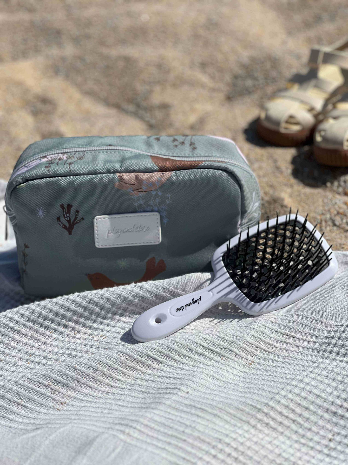 Baltos plaukų šukos