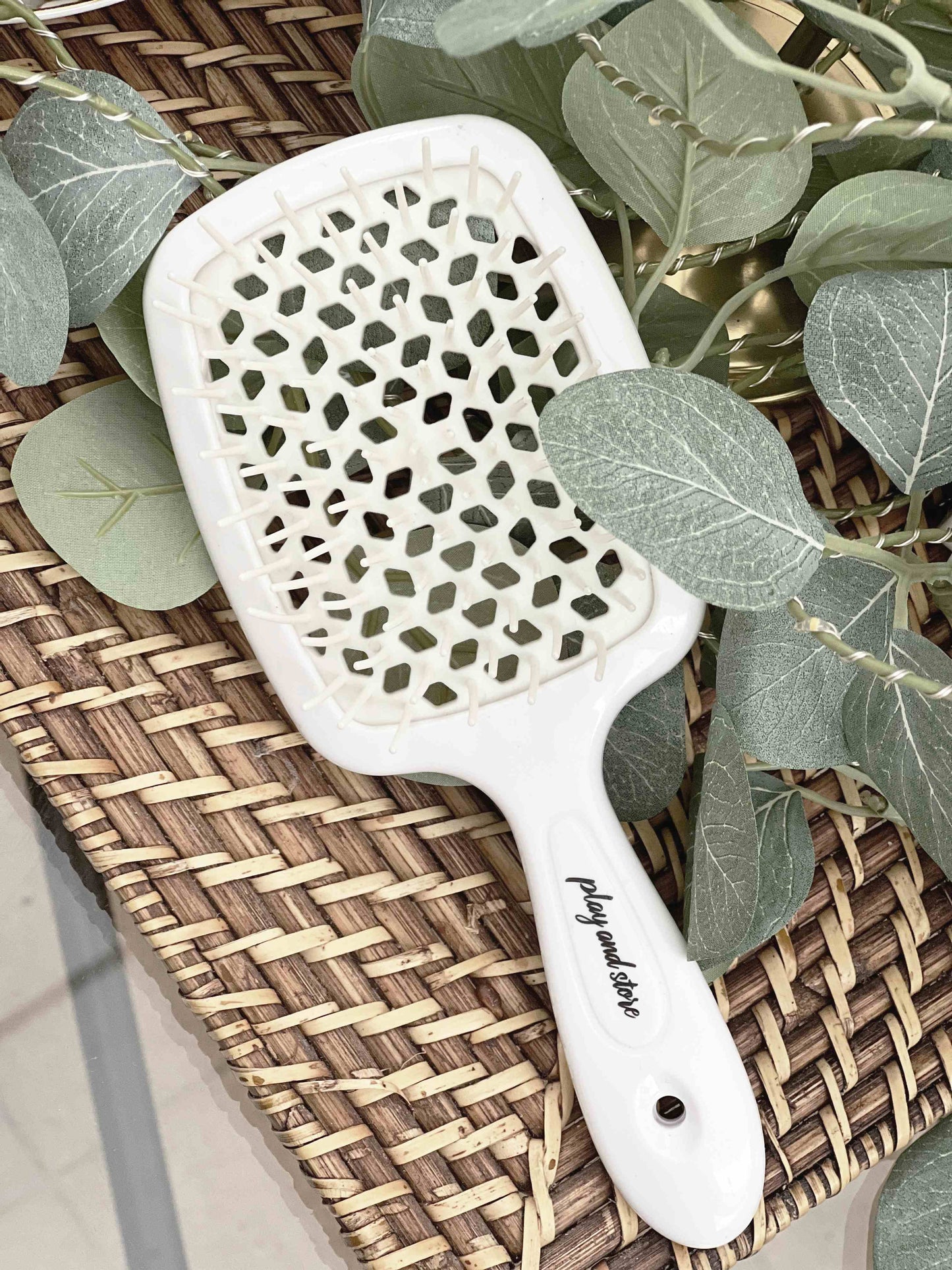 Baltos plaukų šukos