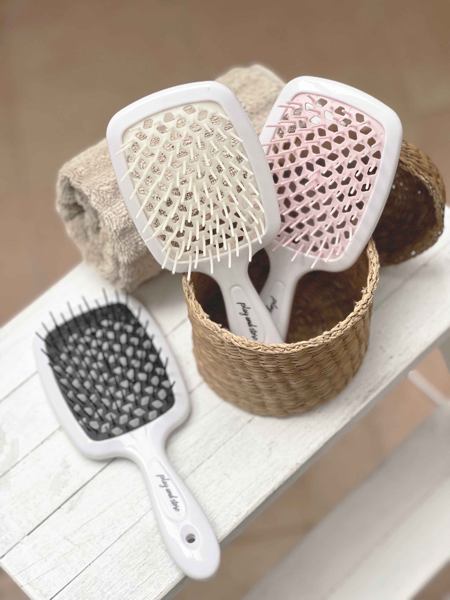 Juodos plaukų šukos