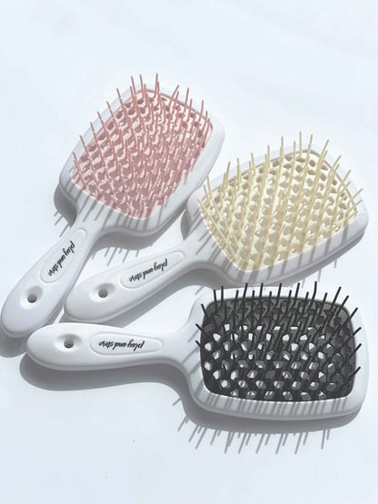 Juodos plaukų šukos