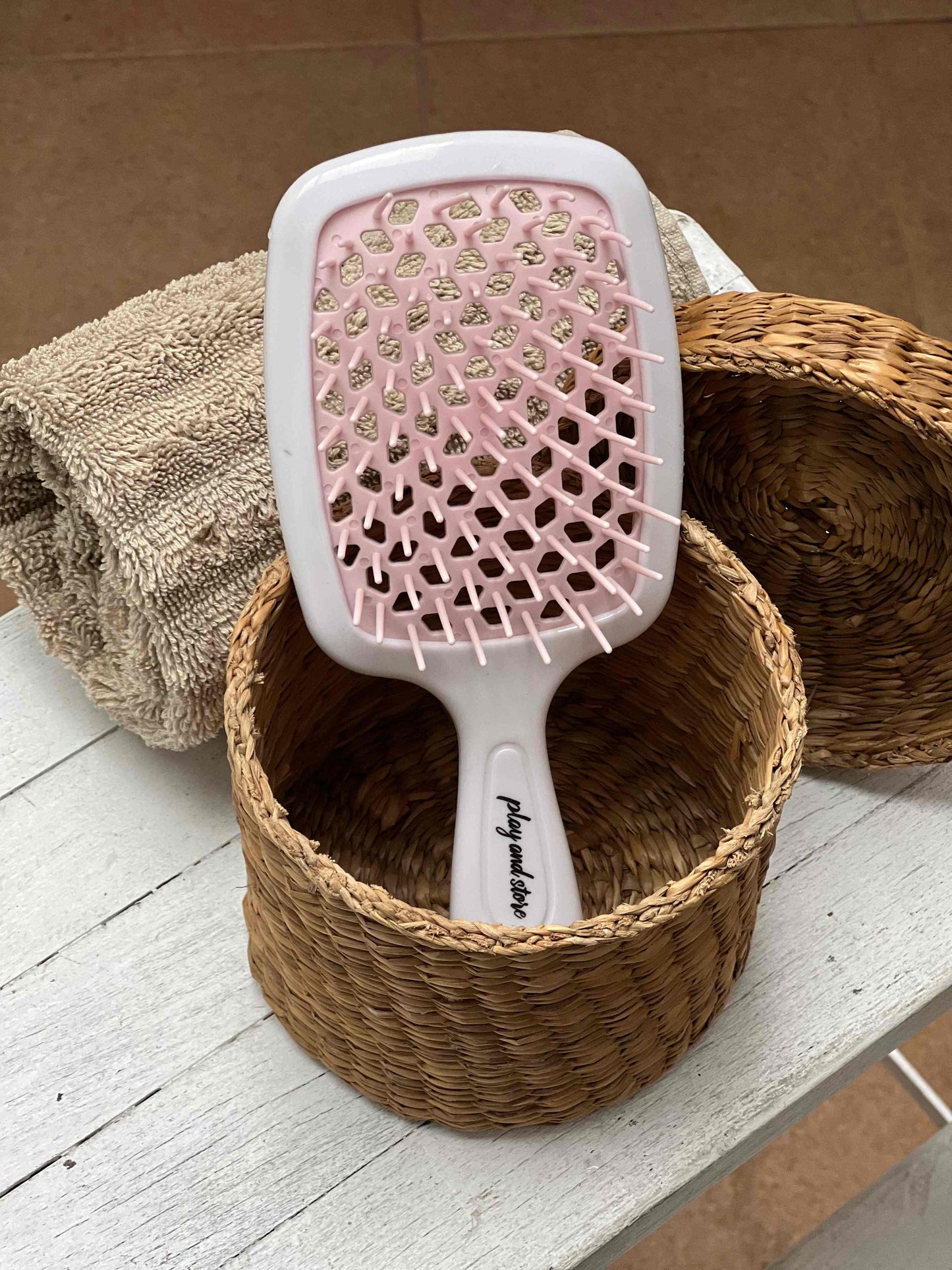 Rožinės plaukų šukos