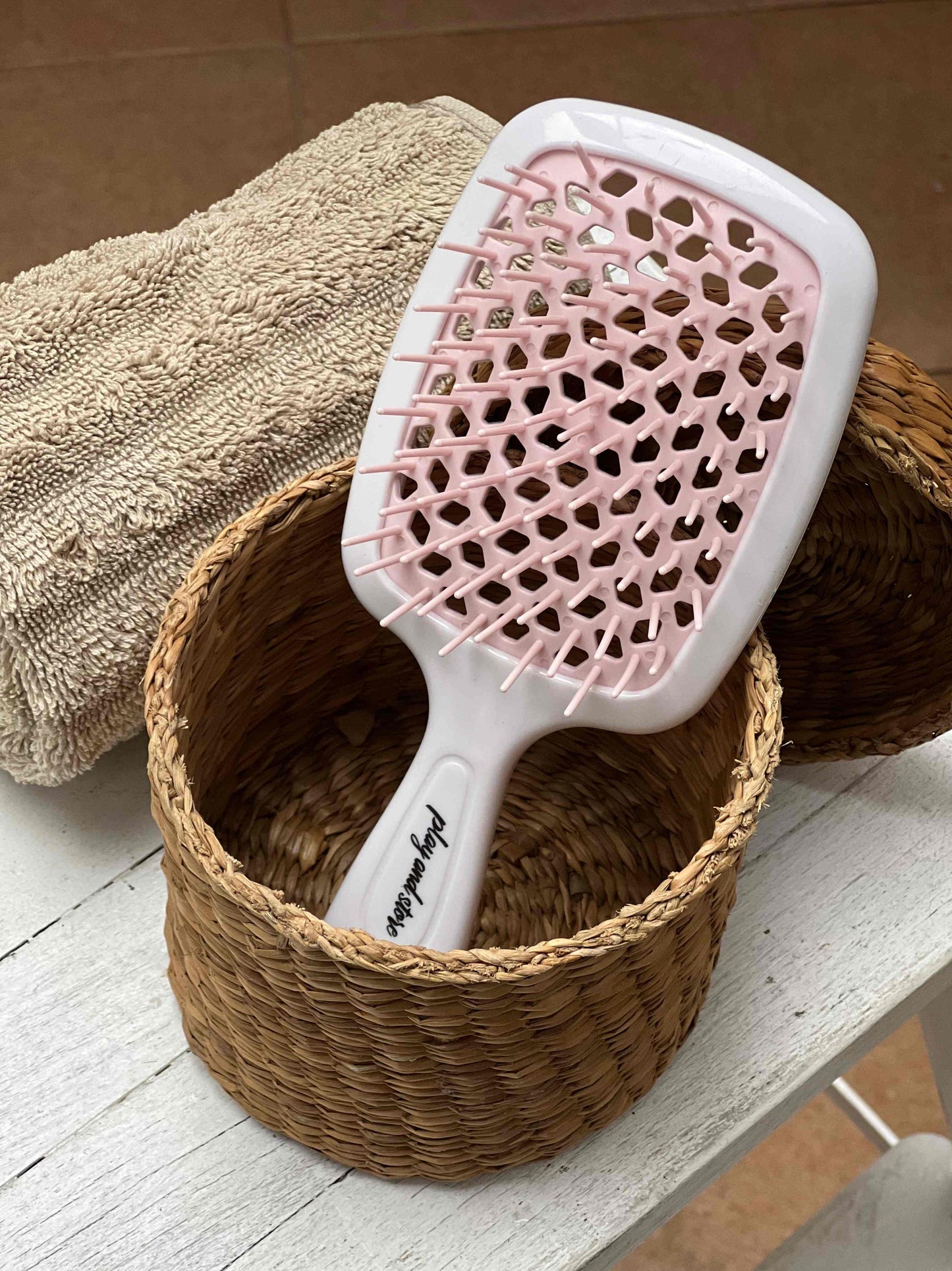 Rožinės plaukų šukos