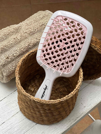 Rožinės plaukų šukos