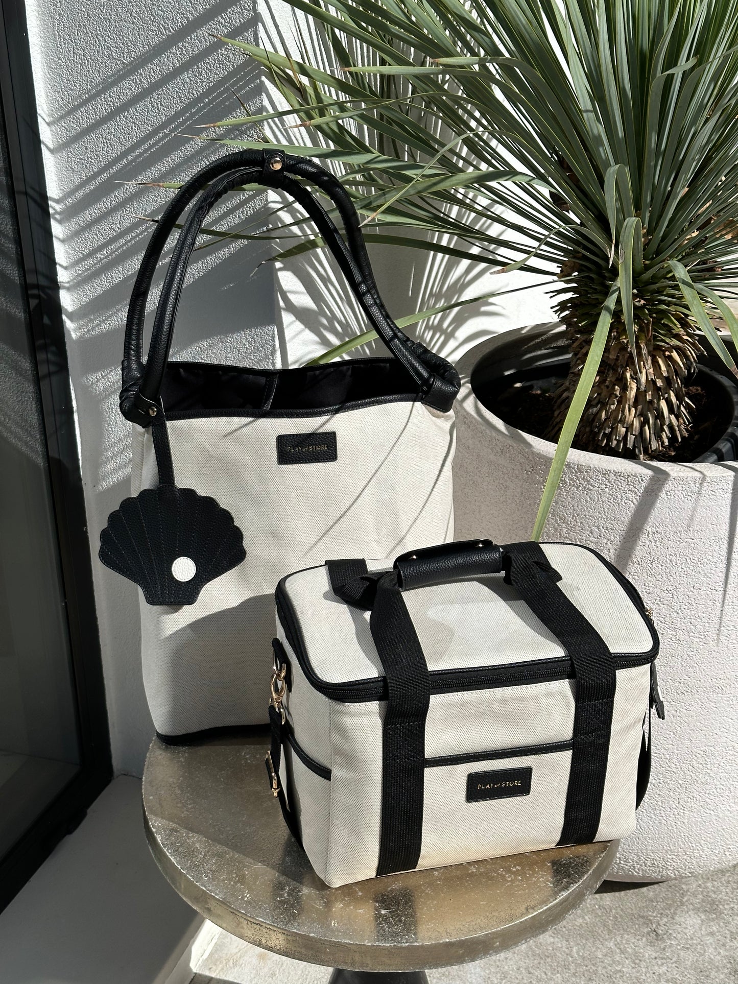 Juodas pietų krepšys