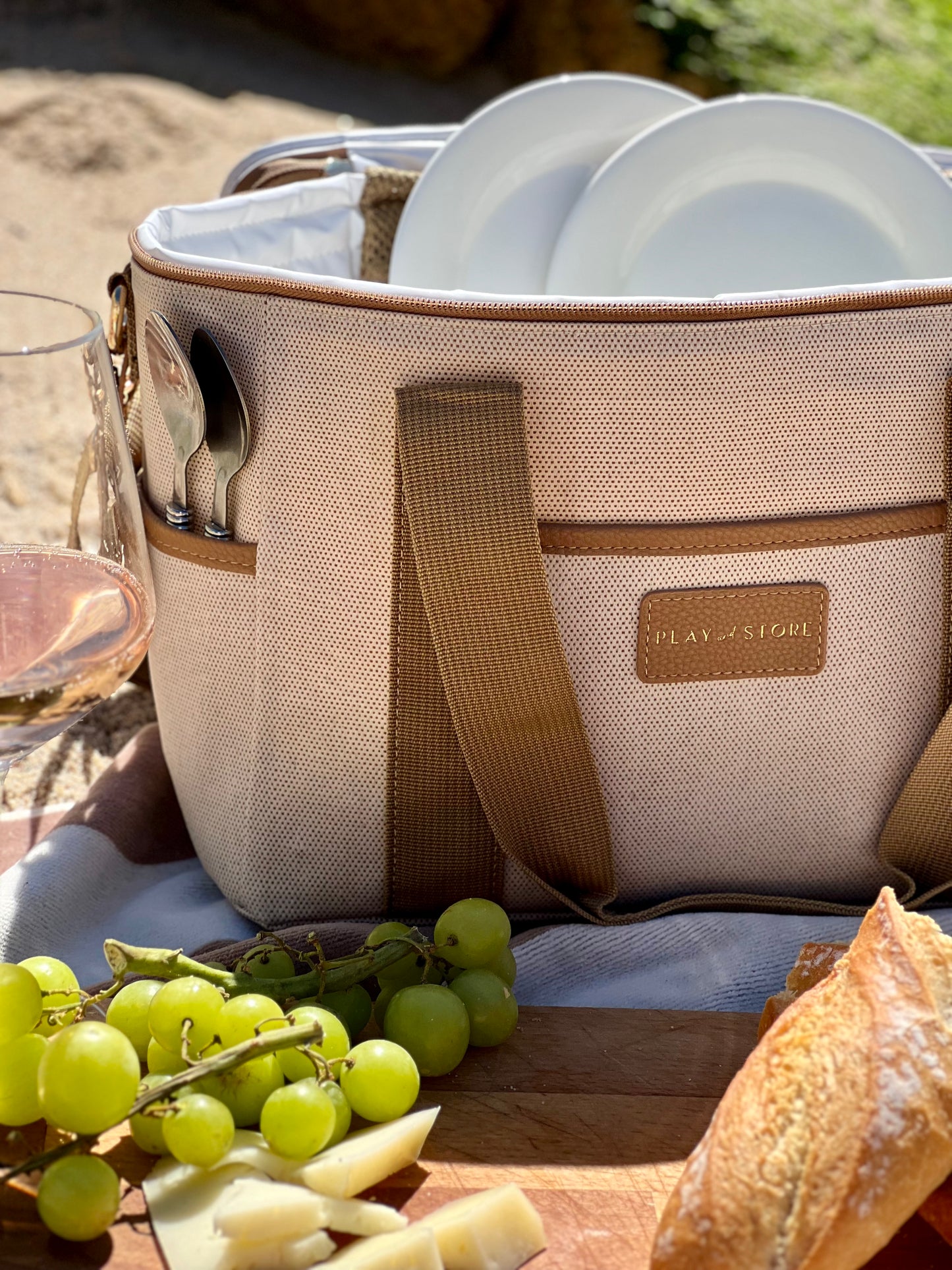 Rudas pietų krepšys