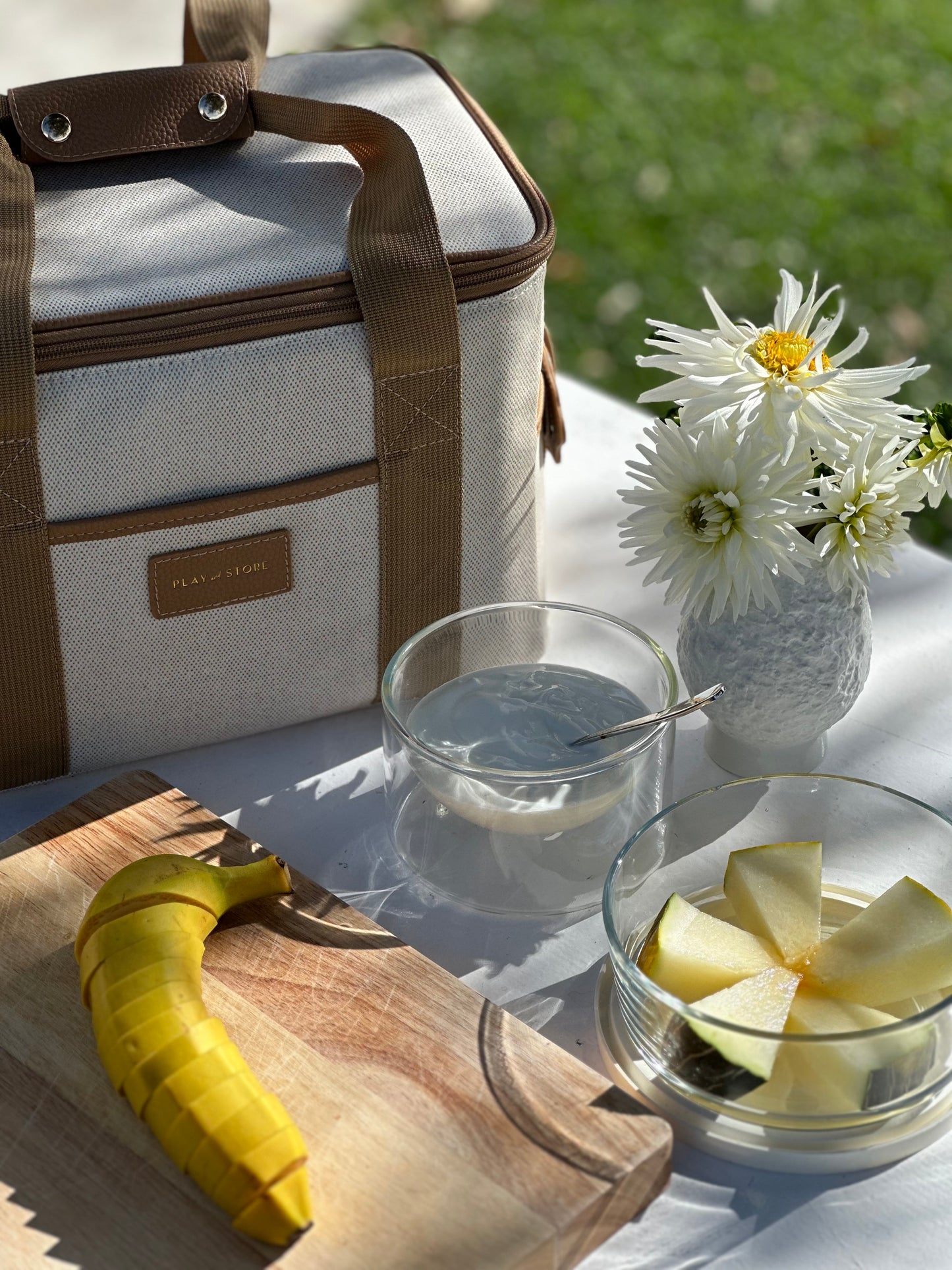 Rudas pietų krepšys