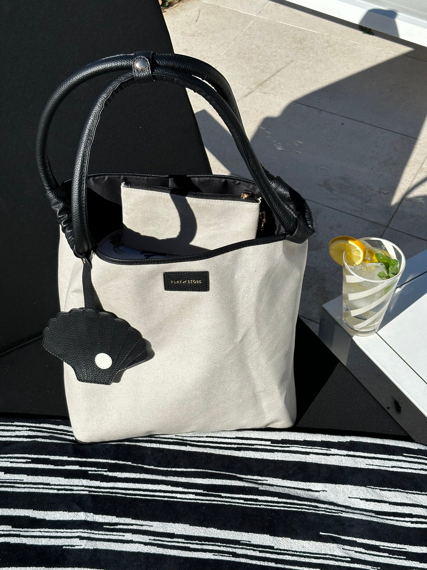 Juoda paplūdimio tašė