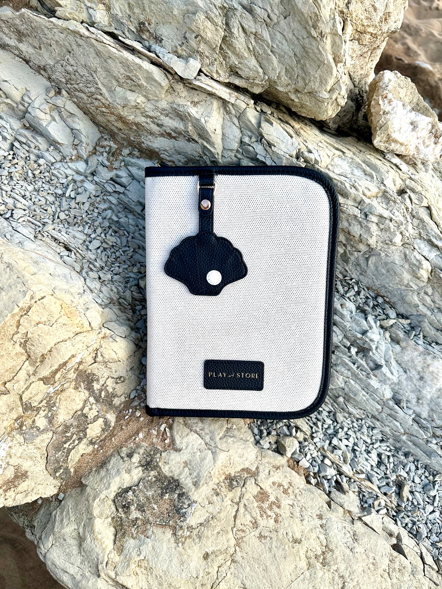 Juodas dokumentų dėklas