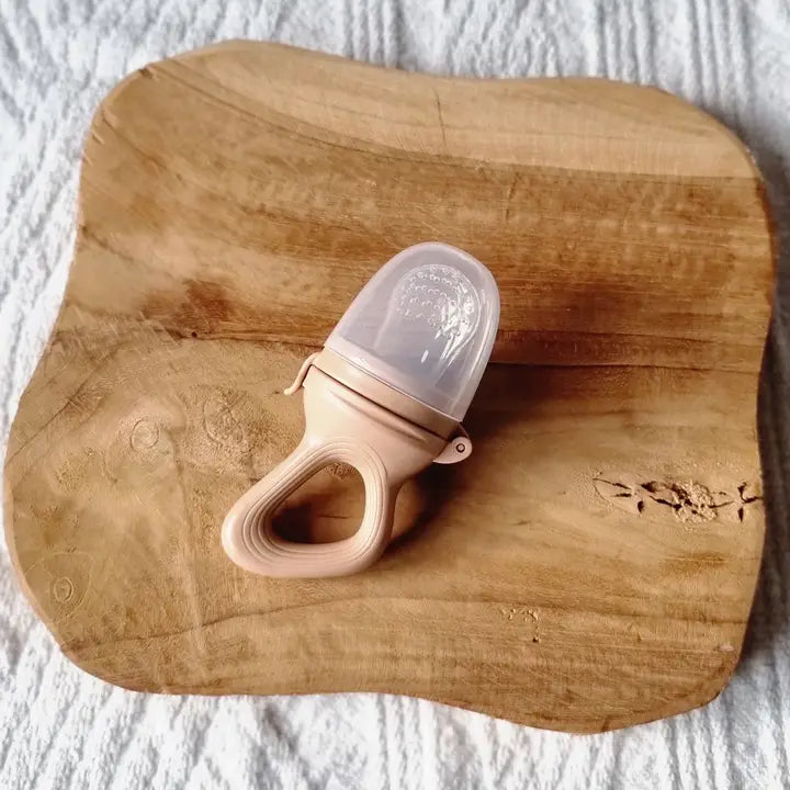 Vaisių ir maisto žindukas – švelnios rudos spalvos