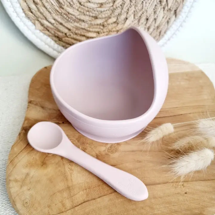Silikoninis dubenėlis su šaukšteliu – švelniai rožinės spalvos