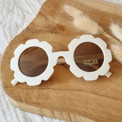 Vaikiški saulės akiniai su UV400 apsauga „Gėlė“ – smėlio spalvos